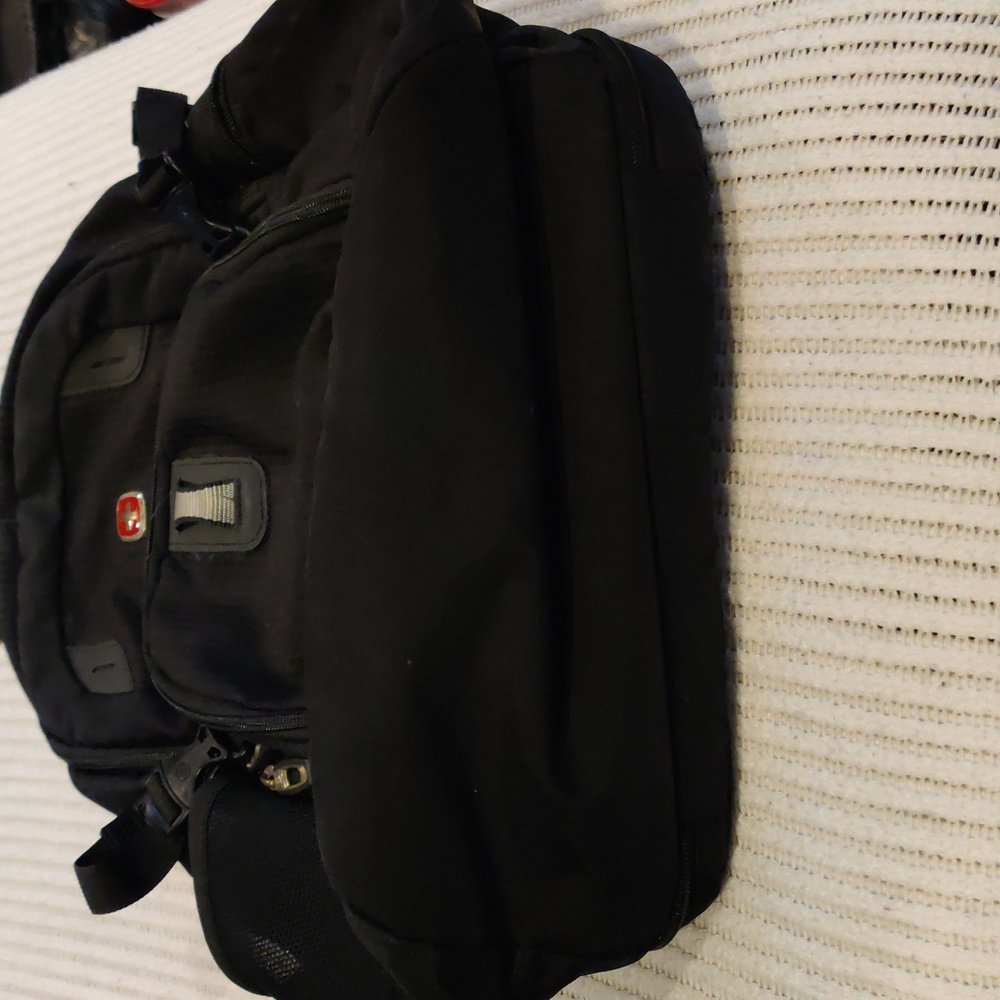 Wenger black laptop backpack - good condition. - Picture 2 of 8